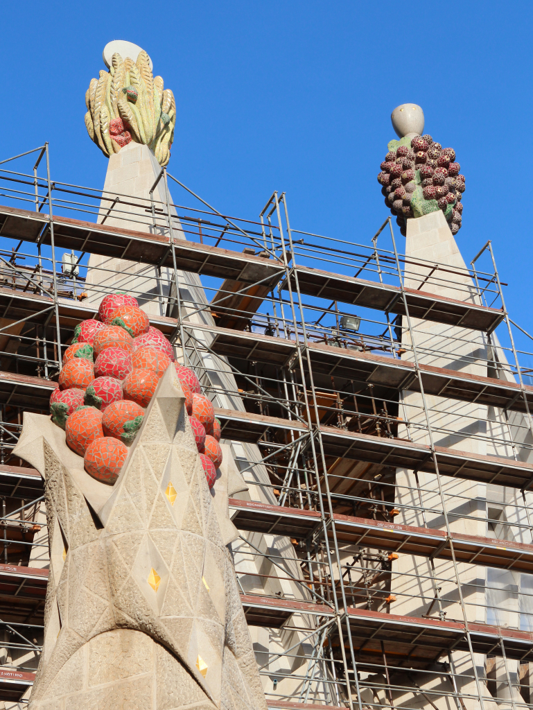 Close up of fruit spires under construction at the Sagrada Familia. Taken by Barbara Eckstein via Flickr.