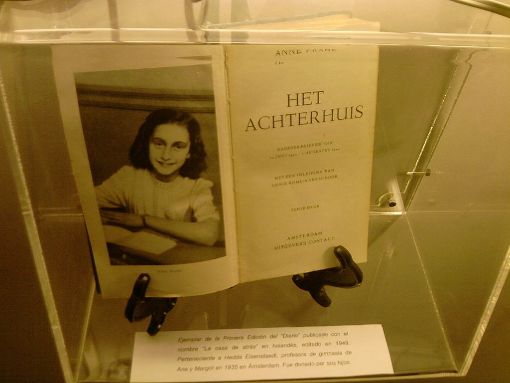 Original copy of the Diary of Anne Frank from 1947. By Gonzalort1 (Own work), via Wikimedia Commons.