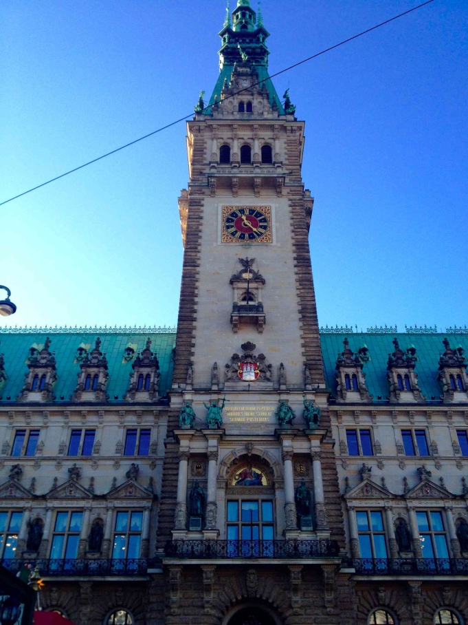 Hamburg Rathaus by day