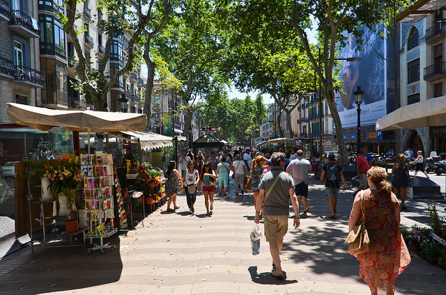 Shops along Las Ramblas. Taken by iris via Flickr.